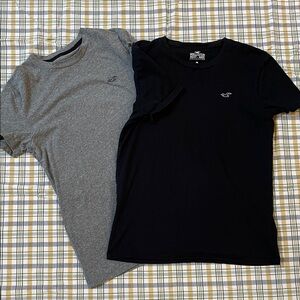 Hollister Men's Short Sleeve Tees in Black and Gray